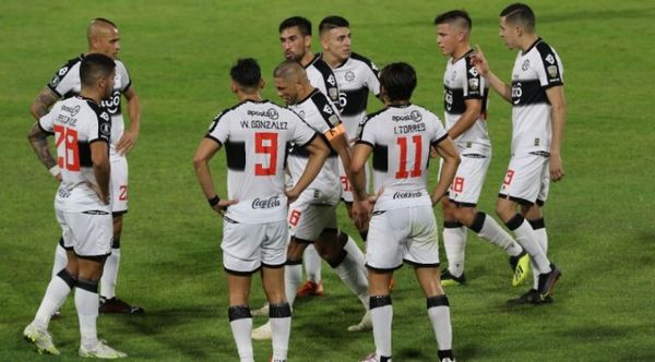 “Fue un craso error firmar contratos largos”