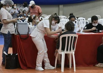 Borba: Recién el 31 de mayo se podría vacunar a mayores de 60 años - Nacionales - ABC Color