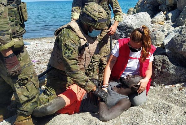 Luna, la imagen que mostró al mundo el trabajo de los voluntarios de la Cruz Roja - Mundo - ABC Color