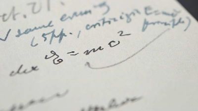 Manuscrito con ecuación de Einstein se subasta por USD 1,2 millones