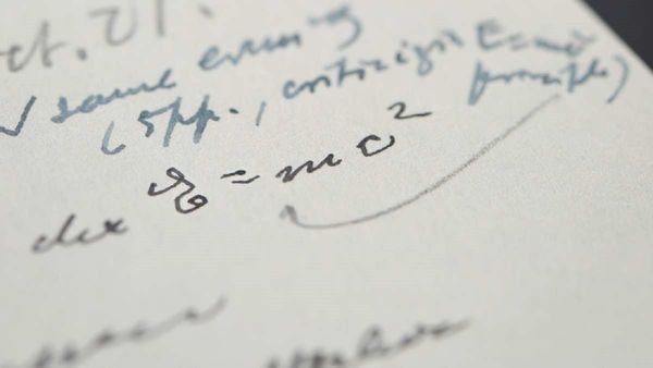 Manuscrito con ecuación de Einstein se subasta por USD 1,2 millones