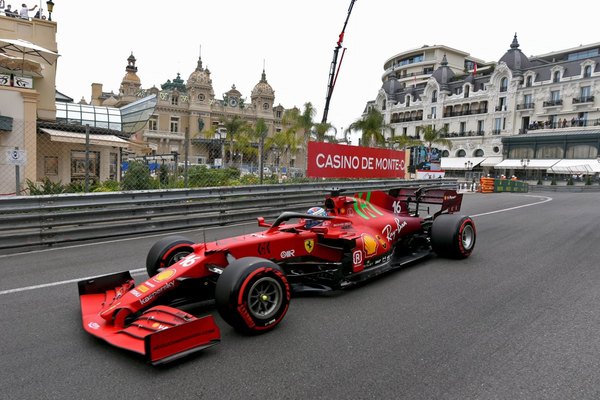 Pole para Leclerc en Mónaco con bandera roja incluida