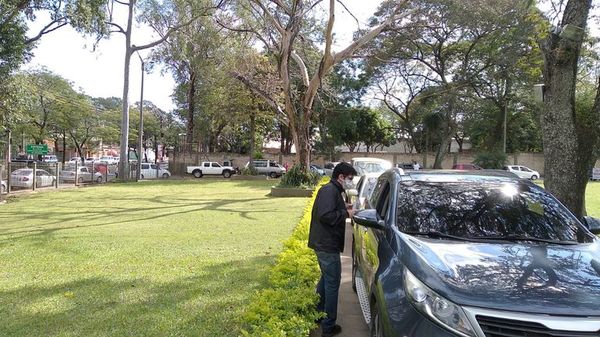 Vacunación proseguirá en San Lorenzo hasta que se apliquen todas las dosis disponibles - Nacionales - ABC Color