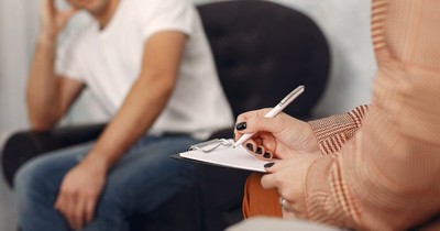 La Nación / Día del Psicólogo:  “¡Qué bonito se siente contribuir a que las personas encuentren paz!”