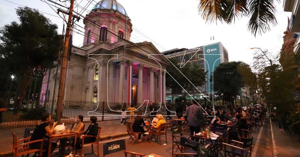 La Nación / Calles de Asunción vuelven a albergar a locales gastronómicos, esta vez hasta las 23:59