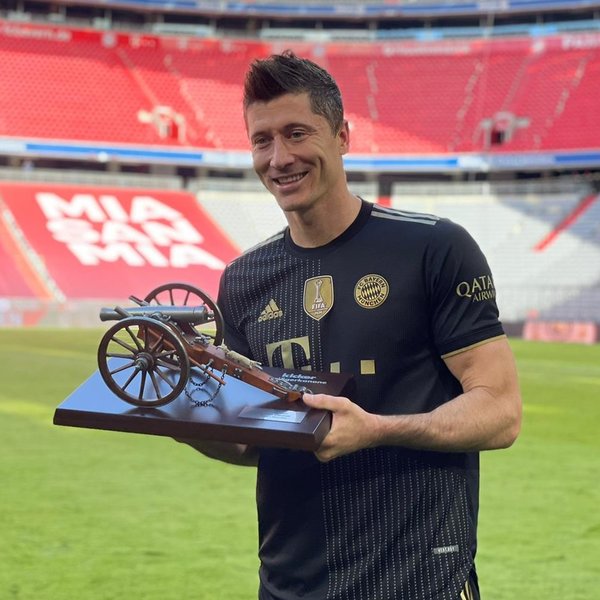 ¡41 goles! Lewandowski hace historia en la Bundesliga tras batir récord de Gerd Müller - Megacadena — Últimas Noticias de Paraguay