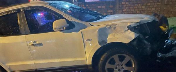 Choque entre moto y camioneta deja un menor muerto y otro herido - La Clave