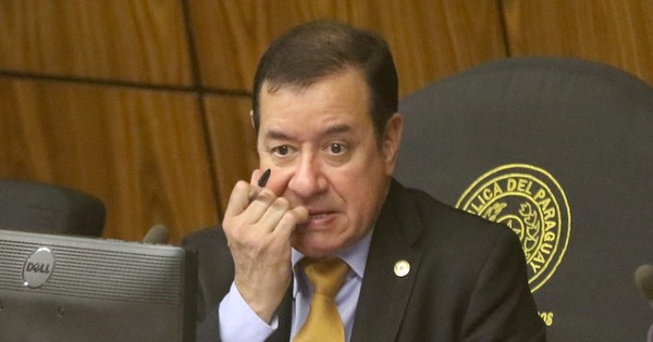 La Nación / Definirán si el diputado Miguel Cuevas y su esposa van o no a juicio oral