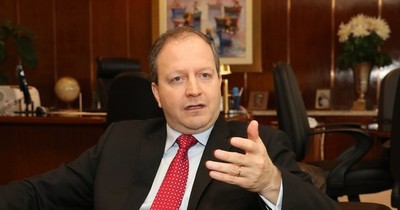 La Nación / Economista sugiere normalizar los niveles de inversiones en obras y no superar los US$ 800 millones