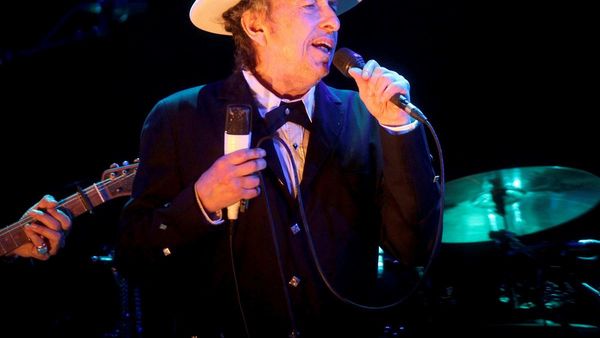 80 años de Bob Dylan, el influyente músico y poeta de generaciones