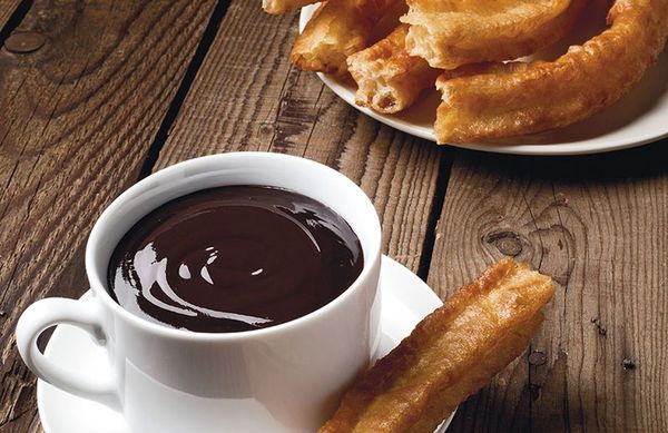 Churros con chocolate caliente - ABC Revista - ABC Color