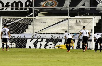A Libertad se le escapa la tortuga - Fútbol - ABC Color