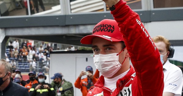La Nación / Leclerc, pole pese a accidente
