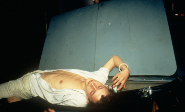 Todas las fiestas sin mañana. La odisea (fotográfica) de Nan Goldin