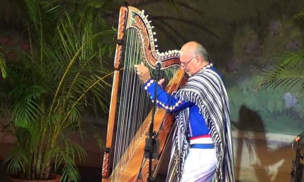 Cancillería otorga condecoración póstuma al arpista Tito Acuña