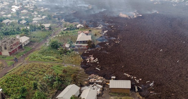 La Nación / La lava de un volcán se detiene a las puertas de la ciudad de Goma