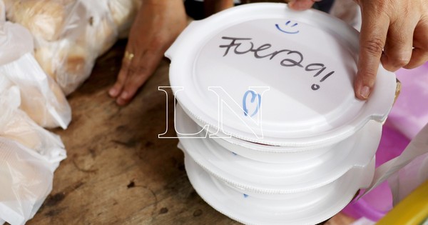 La Nación / Cocina solidaria en Ineram: chef prepara hoy un suculento tallarín para 80 personas