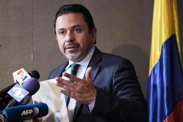 Renuncia el alto comisionado para la Paz de Colombia