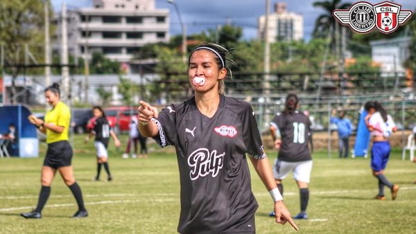 Un festejo de chupete en el fútbol femenino