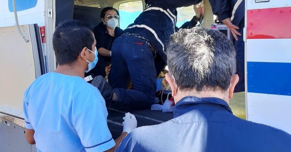 La Nación / Nina de 2 años recibe disparo en la cabeza durante balacera en fiesta de cumpleaños