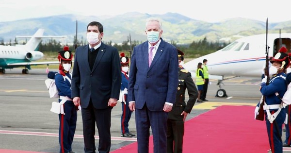 La Nación / Vicepresidente se encuentra en Ecuador