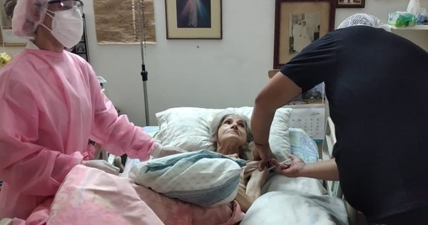 La Nación / Mañana continúa vacunación a personas encamadas a través de brigadas