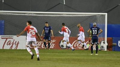 Nacional cae ante River Plate y Libertad es campeón