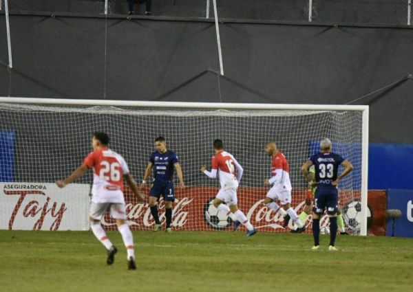 Nacional cae ante River Plate y Libertad es campeón