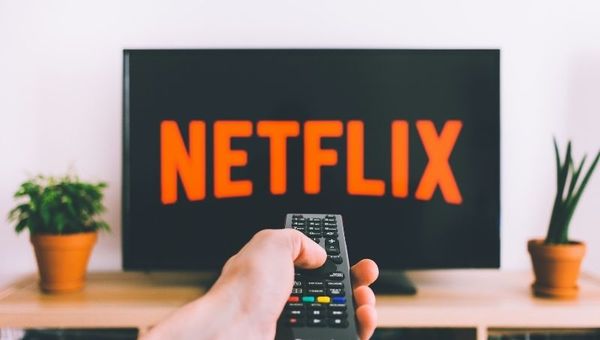 Cobros irregulares y otros problemas del IVA a servicios digitales: ¿qué implica este tributo que supone G. 4.500 millones mensuales para el Estado?