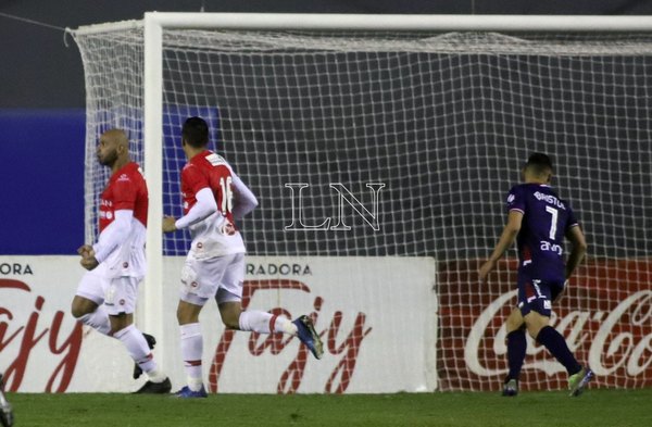 River Plate sorprende a Nacional y adelanta el festejo en Tuyucuá