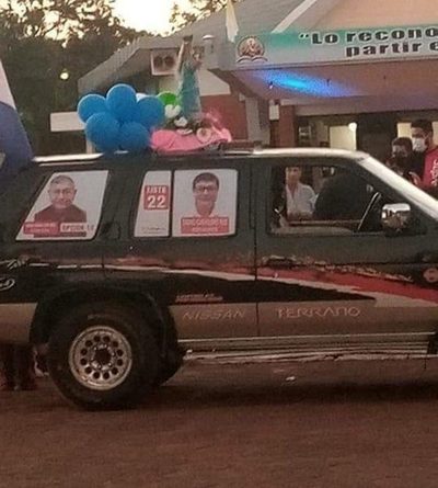 Pasearon a María Auxiliadora en vehículo con propaganda de Digno Caballero