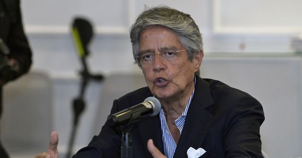 La Nación / Lasso asume la presidencia para sellar giro de Ecuador a la derecha