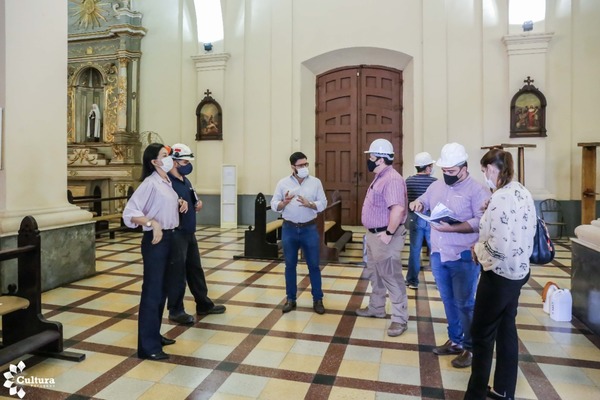 Técnicos de Cultura y Protek realizan inspección en la Catedral | .::Agencia IP::.