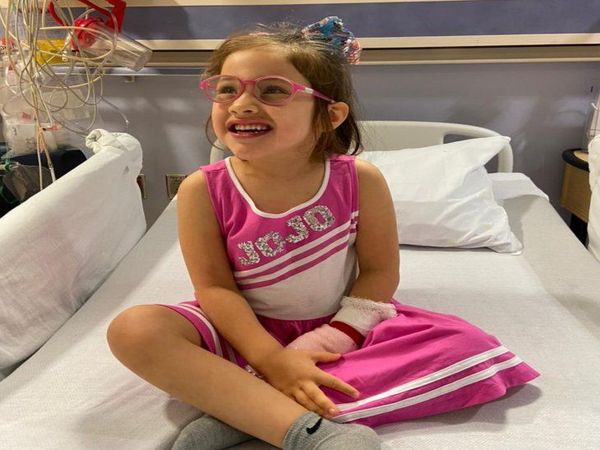 Niña paraguaya será la primera en iniciar tratamiento experimental para la «enfermedad de Batten» | OnLivePy