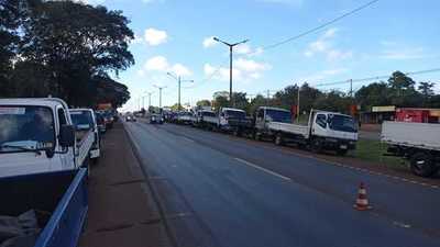 Reportan paro de camioneros en Ciudad del Este - La Clave
