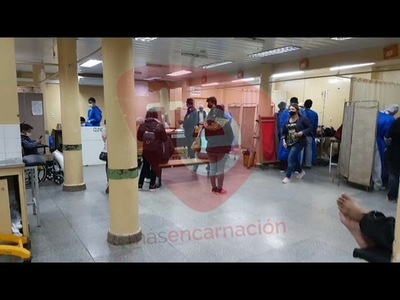 ABANDONAN A MUJER HERIDA EN URGENCIAS DEL HRE
