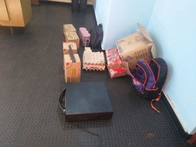 Detienen a dos personas por aparente robo en Villa Elisa - Nacionales - ABC Color