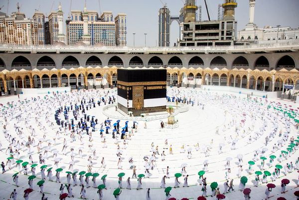 Arabia Saudita presiona a los “antivacunas” para impulsar su economía - Mundo - ABC Color