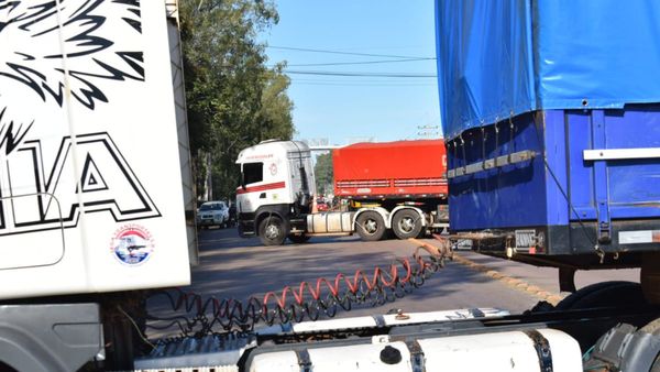 Movilización de camioneros se replica en varios puntos del país