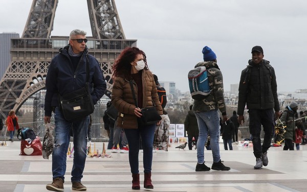 Francia tampoco dejará ingresar a quienes estén vacunados con la Sputnik V o las fórmulas chinas