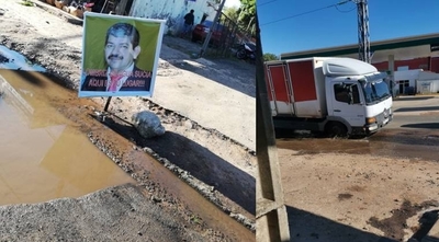 Diario HOY | Cráter sobre Avelino Martínez genera caos vehicular: automovilistas hartos piden solución