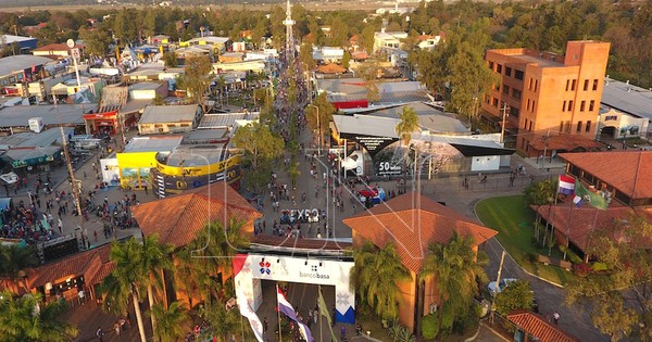 La Nación / Sector privado podría habilitar el predio de la Expo como vacunatorio