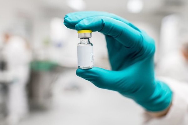 Salud asegura conservación y distribución de vacunas anticovid Pfizer mediante acuerdo público privado
