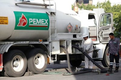 Pemex adquiere con 600 millones de dólares refinería de Shell en Houston - MarketData
