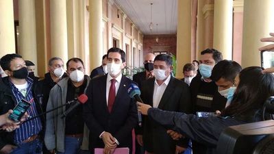 A las 17:00 retoman reunión para definición sobre huelga de camioneros - Nacionales - ABC Color