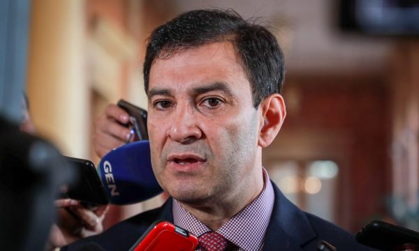 Presidencia del Senado: Abdo y Cartes deben bajar línea en conjunto, dice Ovelar