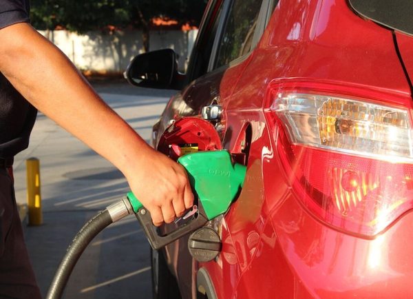 Petropar mantendrá precio de combustible a transportistas para evitar suba del pasaje | Ñanduti