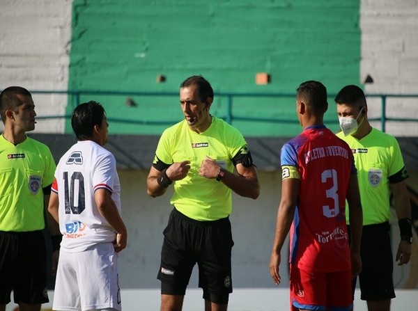 Árbitros para el 5to. episodio de la Primera C - APF