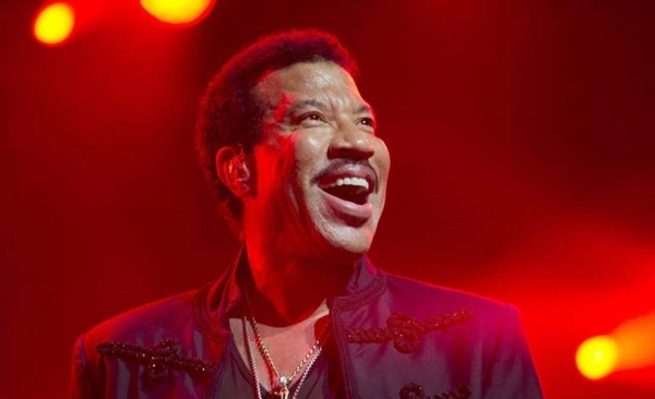 Diario HOY | El cantante Lionel Richie aplaza a 2022 su gira europea debido a la pandemia
