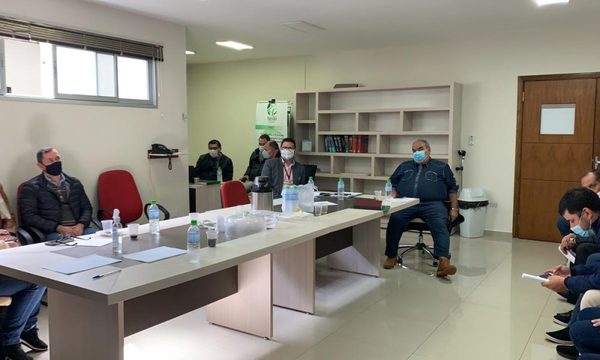 Instalan mesa de diálogo en Tesãi en medio de huelga de personal de salud